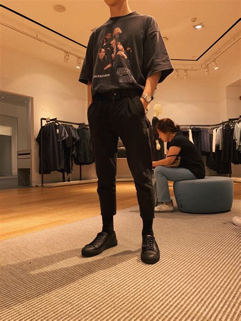 tucked in oversized shirt